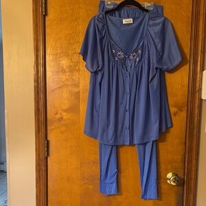Vintage Vanity Fair Blue Women's Pajama Set with Embroidery Size Medium